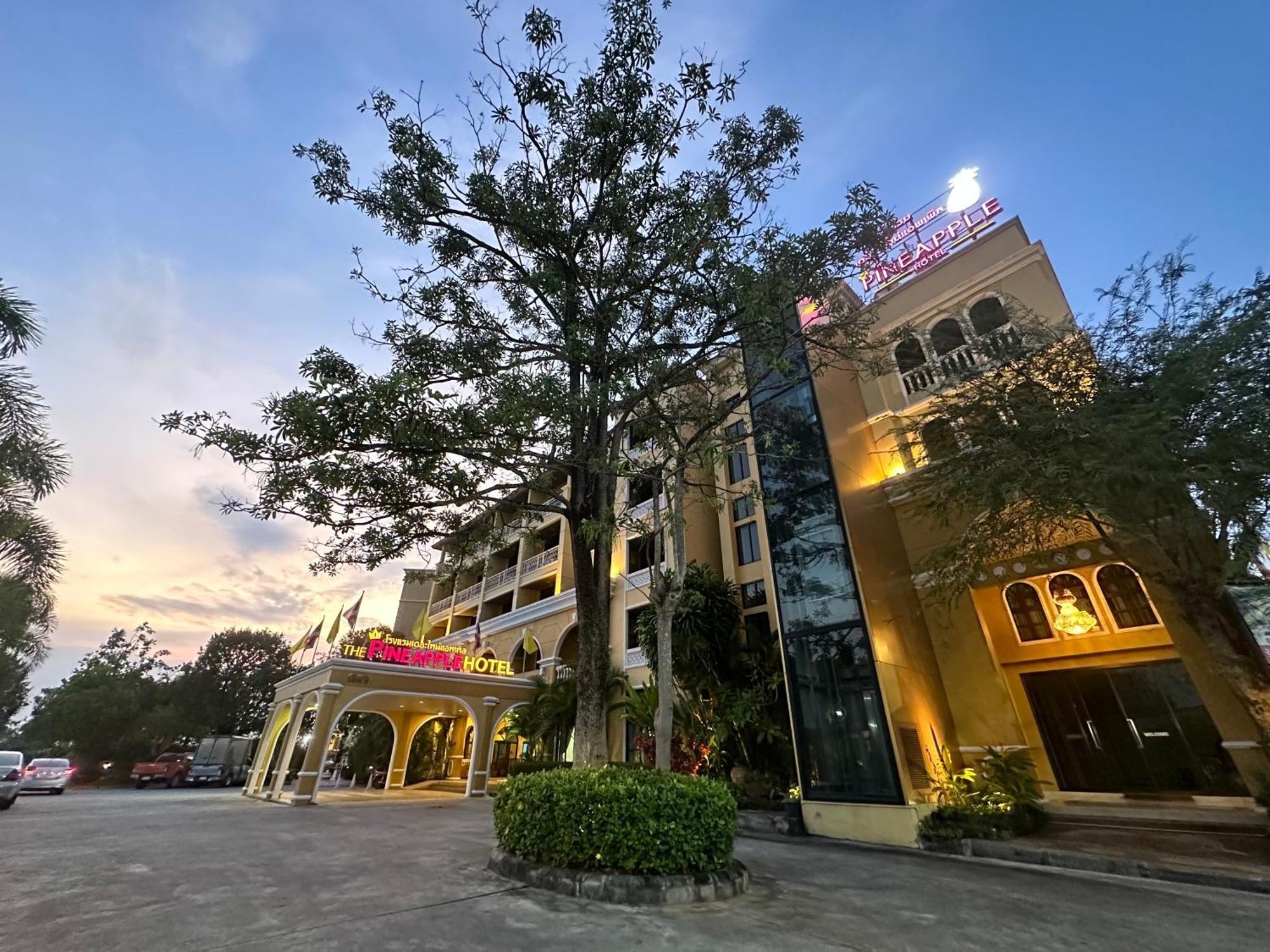 The Pineapple Hotel Краби Экстерьер фото